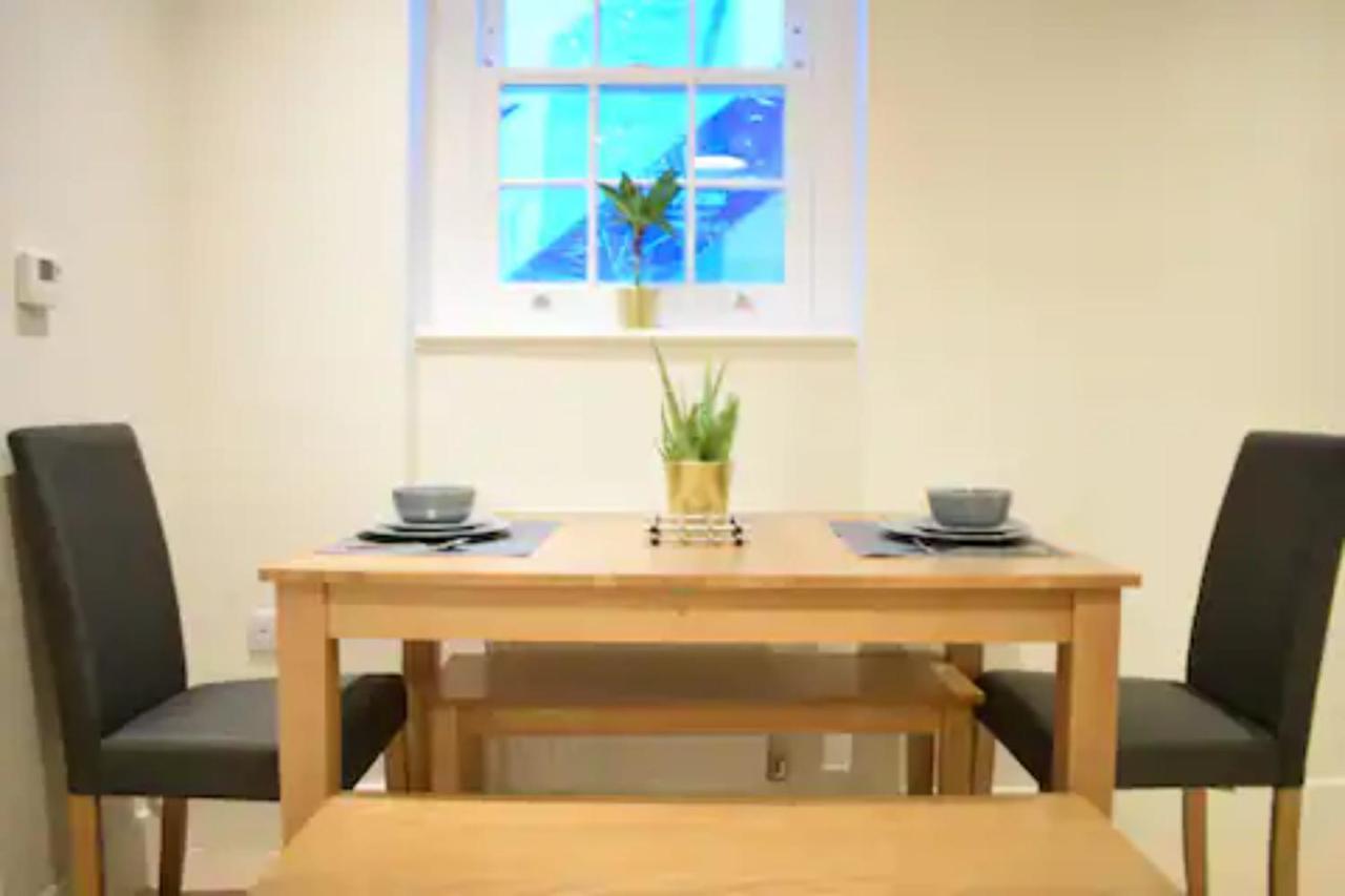 Spacious And Modern Apartment In Pimlico 런던 외부 사진