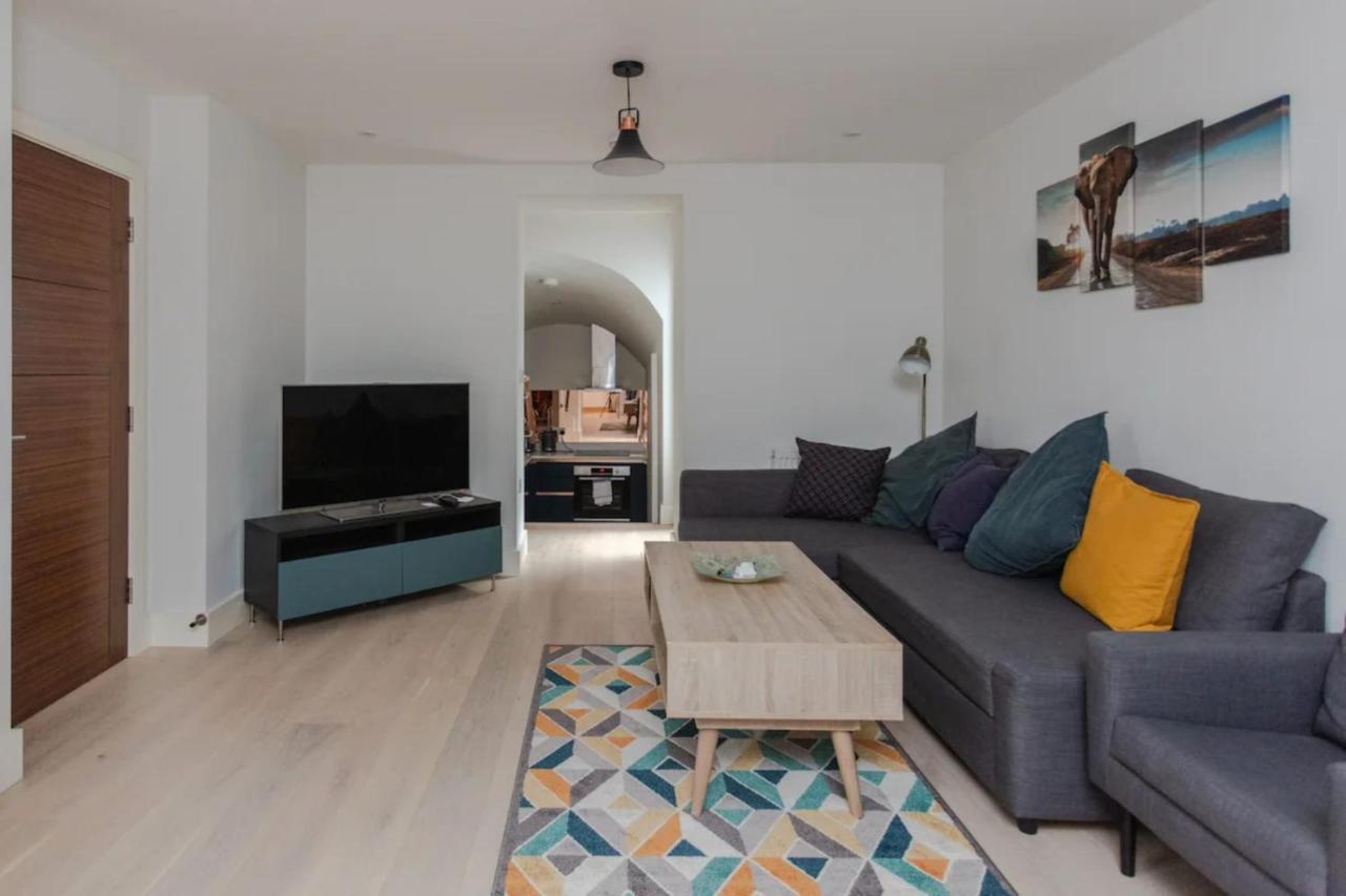 Spacious And Modern Apartment In Pimlico 런던 외부 사진