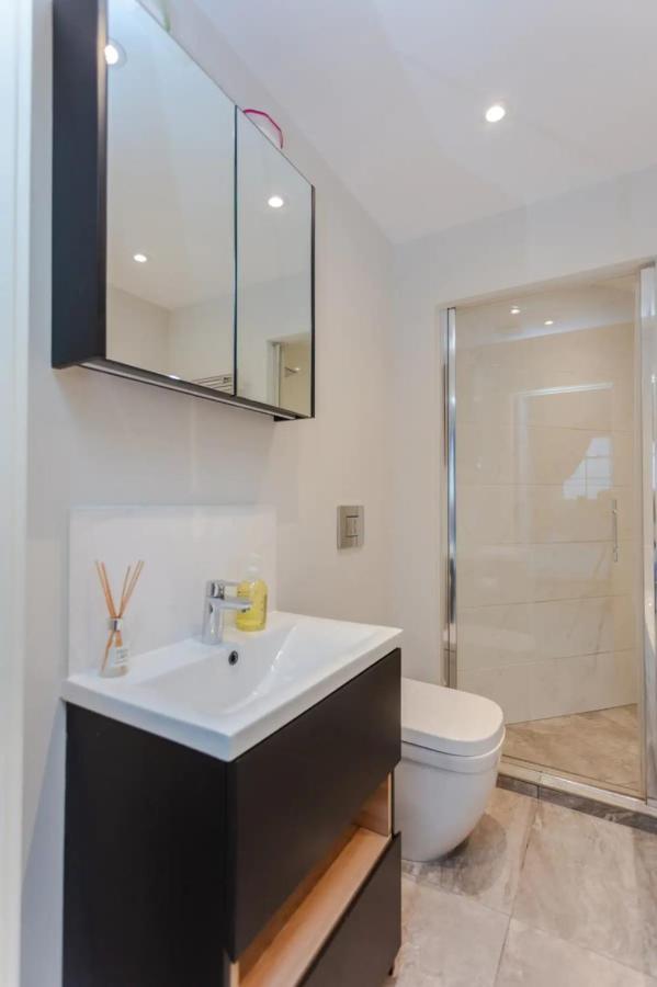 Spacious And Modern Apartment In Pimlico 런던 외부 사진