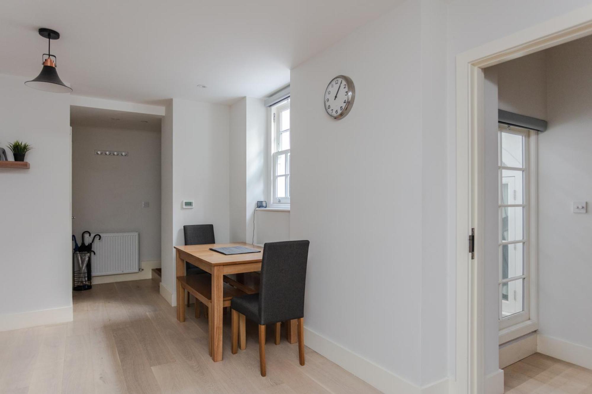 Spacious And Modern Apartment In Pimlico 런던 외부 사진